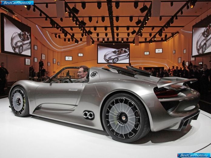 2010 Porsche 918 Spyder Concept - фотография 13 из 13