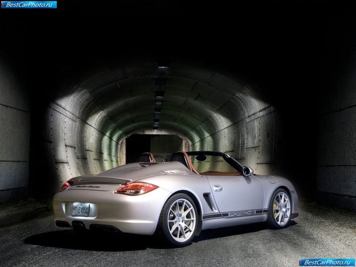 2010 Porsche Boxster Spyder - фотография 30 из 69