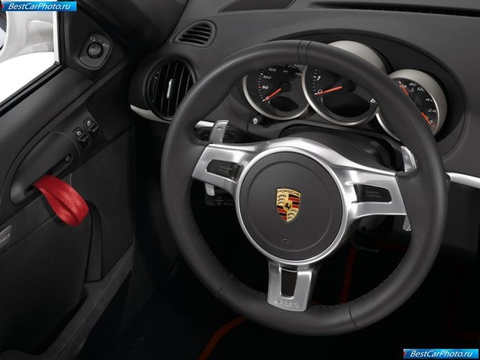 2010 Porsche Boxster Spyder - фотография 66 из 69