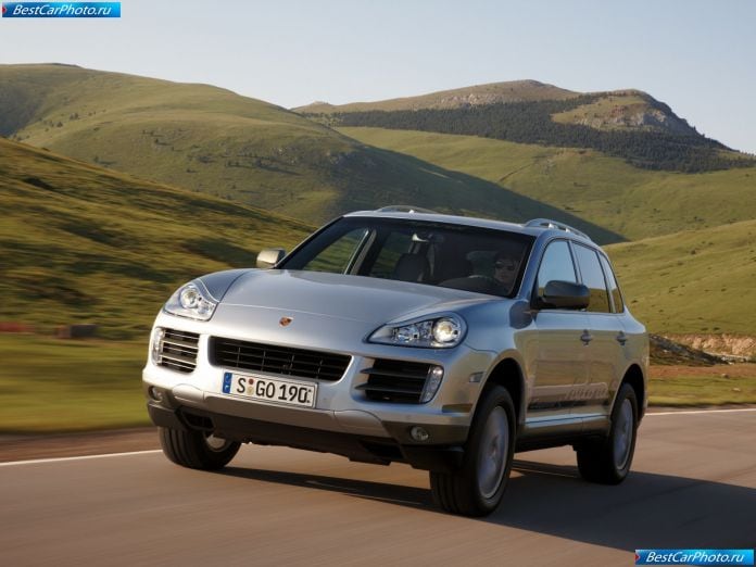 2010 Porsche Cayenne S Hybrid - фотография 1 из 3