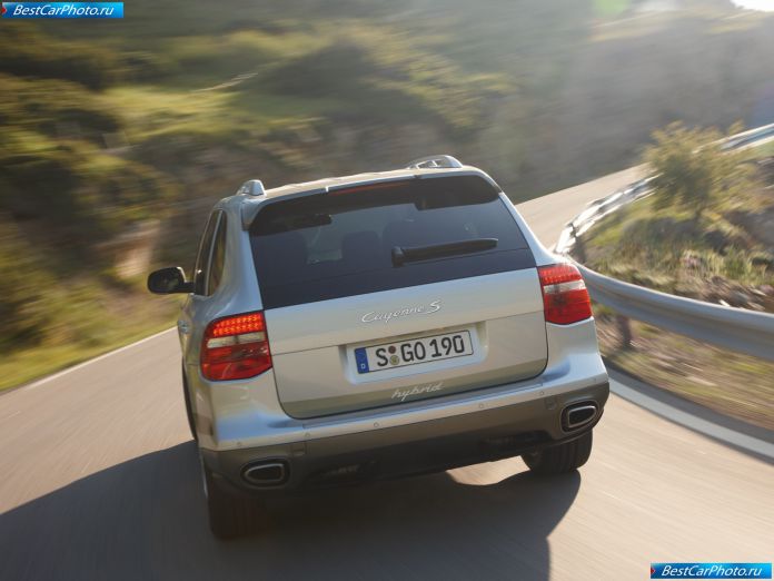 2010 Porsche Cayenne S Hybrid - фотография 3 из 3