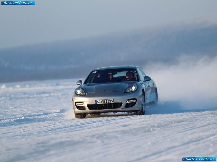 2010 Porsche Panamera - фотография 49 из 150