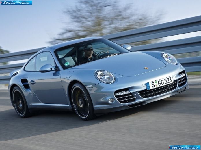 2011 Porsche 911 Turbo S - фотография 7 из 41
