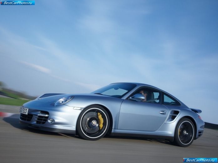 2011 Porsche 911 Turbo S - фотография 9 из 41