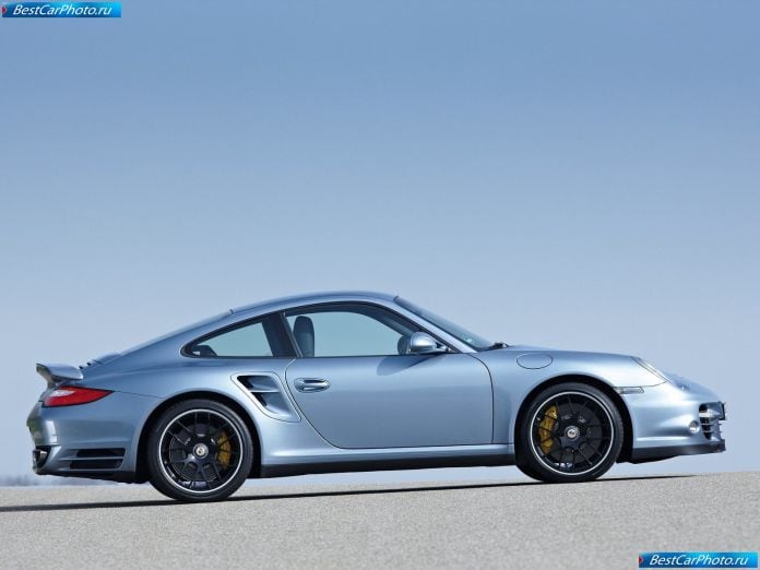 2011 Porsche 911 Turbo S - фотография 12 из 41