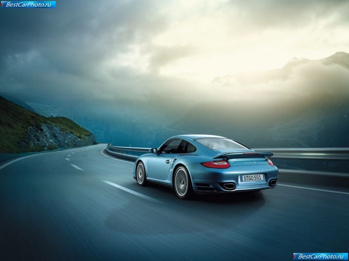 2011 Porsche 911 Turbo S - фотография 15 из 41
