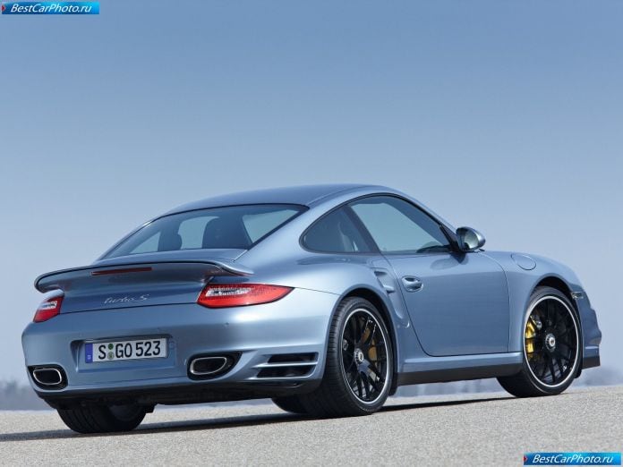 2011 Porsche 911 Turbo S - фотография 16 из 41