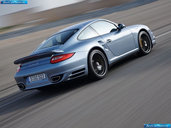 2011 Porsche 911 Turbo S - фотография 17 из 41
