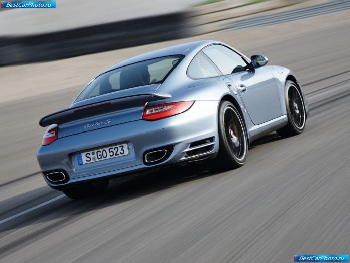 2011 Porsche 911 Turbo S - фотография 18 из 41