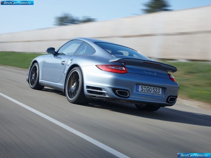 2011 Porsche 911 Turbo S - фотография 20 из 41