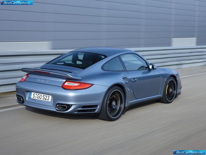 2011 Porsche 911 Turbo S - фотография 22 из 41