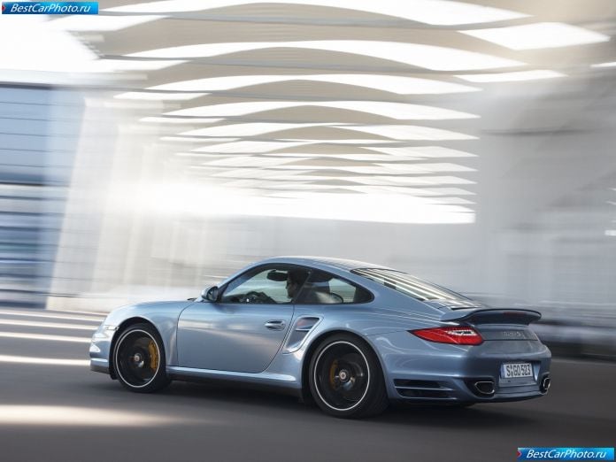 2011 Porsche 911 Turbo S - фотография 23 из 41