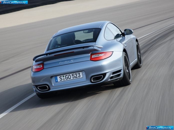2011 Porsche 911 Turbo S - фотография 25 из 41