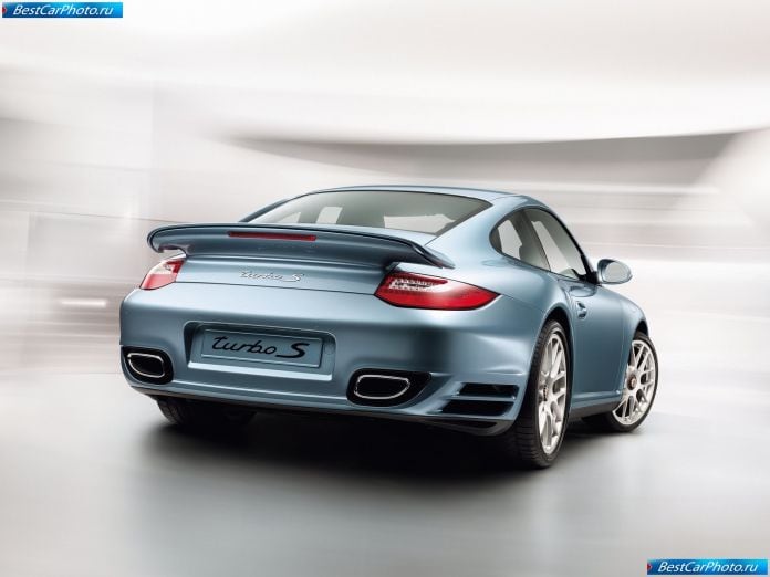 2011 Porsche 911 Turbo S - фотография 27 из 41