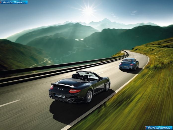 2011 Porsche 911 Turbo S - фотография 31 из 41