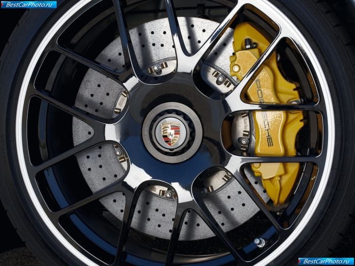 2011 Porsche 911 Turbo S - фотография 38 из 41