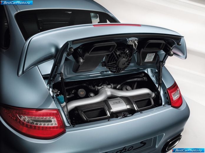 2011 Porsche 911 Turbo S - фотография 39 из 41