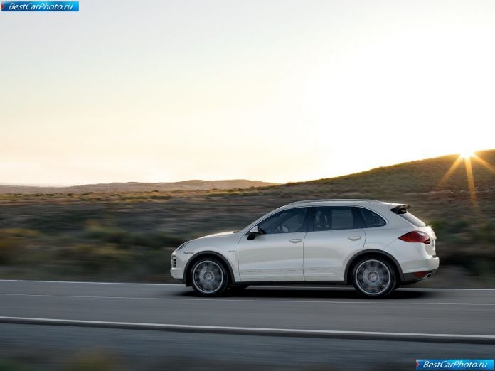 2011 Porsche Cayenne - фотография 45 из 118