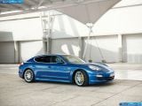 porsche_2012-panamera_s_hybrid_1600x1200_009.jpg