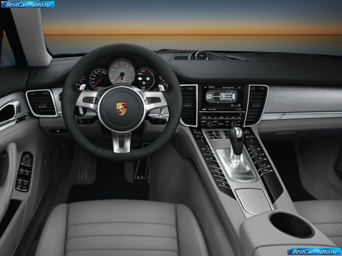 2012 Porsche Panamera S Hybrid - фотография 19 из 39
