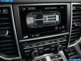 porsche_2012-panamera_s_hybrid_1600x1200_023.jpg