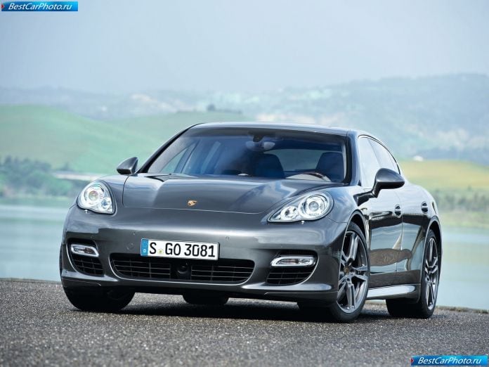 2012 Porsche Panamera Turbo S - фотография 1 из 40