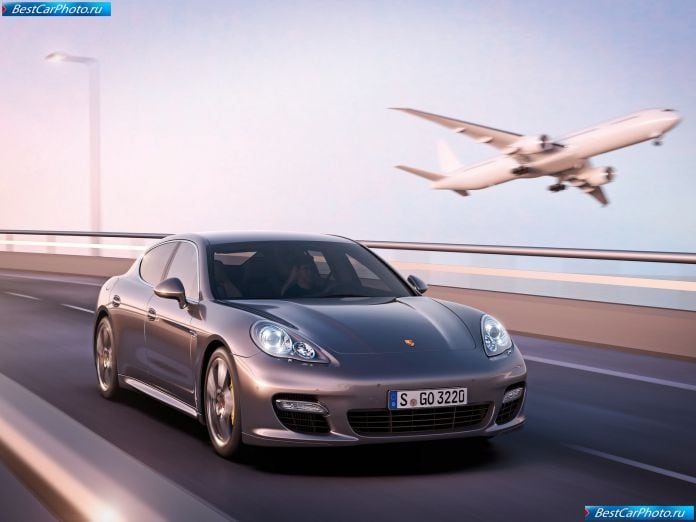 2012 Porsche Panamera Turbo S - фотография 4 из 40