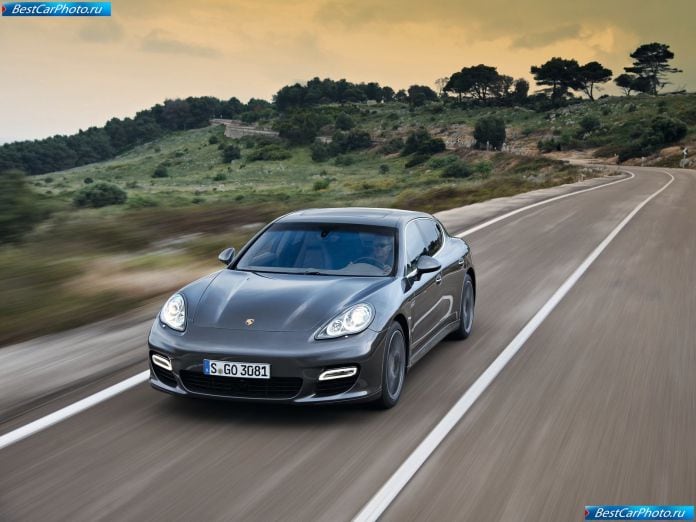 2012 Porsche Panamera Turbo S - фотография 11 из 40