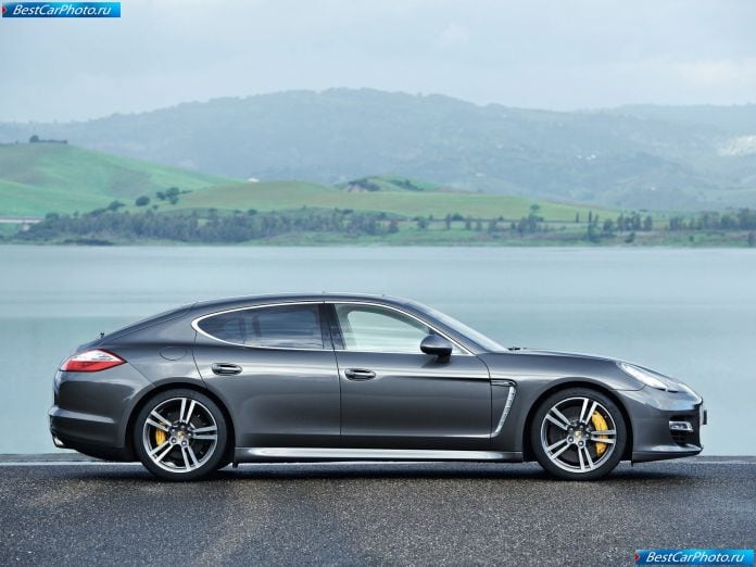 2012 Porsche Panamera Turbo S - фотография 17 из 40