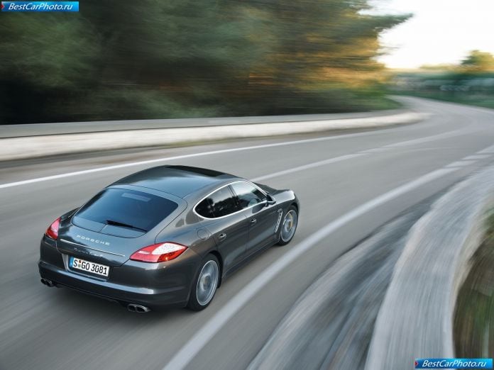 2012 Porsche Panamera Turbo S - фотография 27 из 40