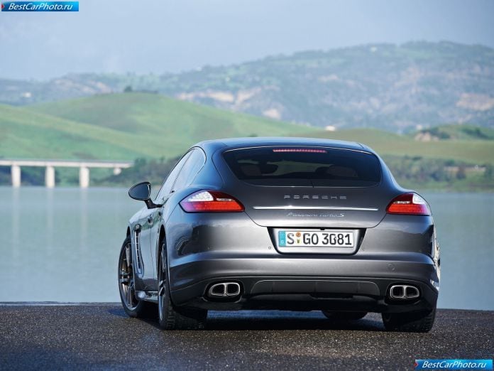 2012 Porsche Panamera Turbo S - фотография 28 из 40
