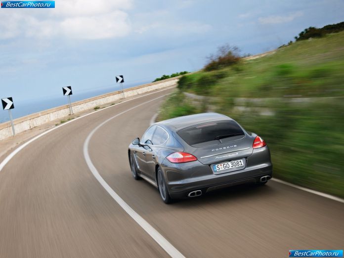 2012 Porsche Panamera Turbo S - фотография 31 из 40
