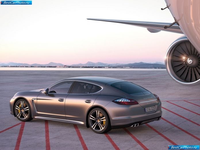 2012 Porsche Panamera Turbo S - фотография 32 из 40
