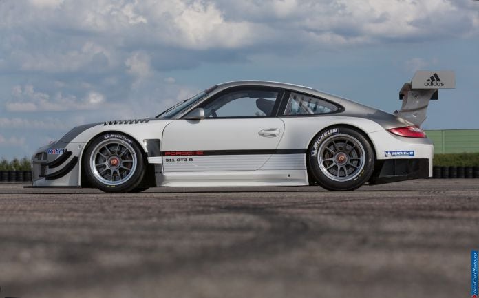 2013 Porsche 911 GT3 R - фотография 9 из 13