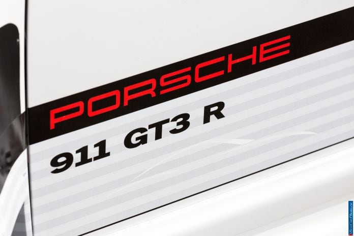 2013 Porsche 911 GT3 R - фотография 11 из 13