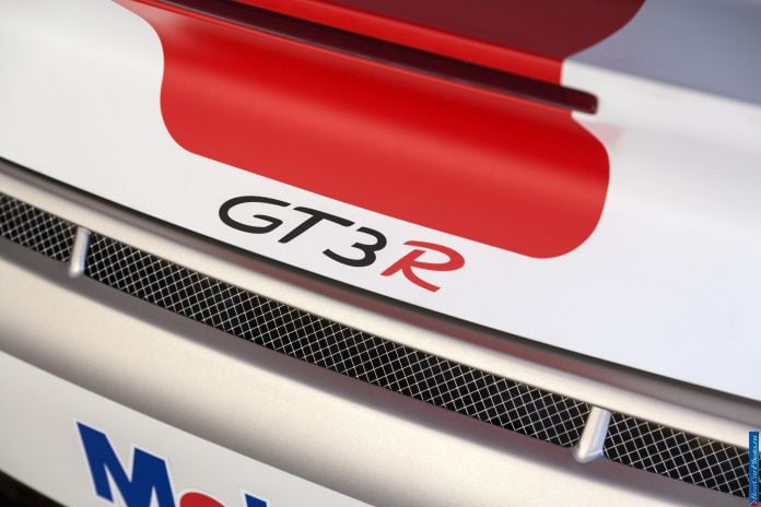2013 Porsche 911 GT3 R - фотография 12 из 13
