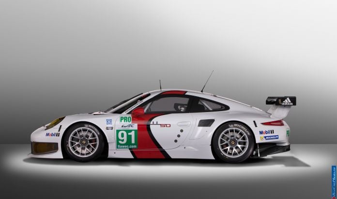 2013 Porsche 911 RSR - фотография 4 из 8