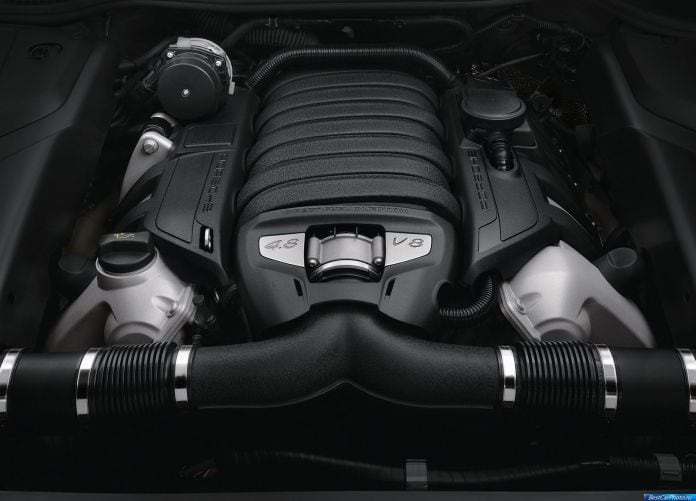 2013 Porsche Cayenne GTS - фотография 29 из 33