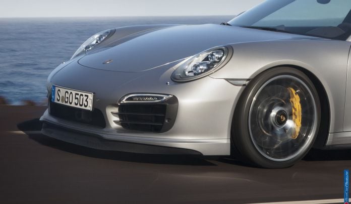 2014 Porsche 911 Turbo S - фотография 18 из 47