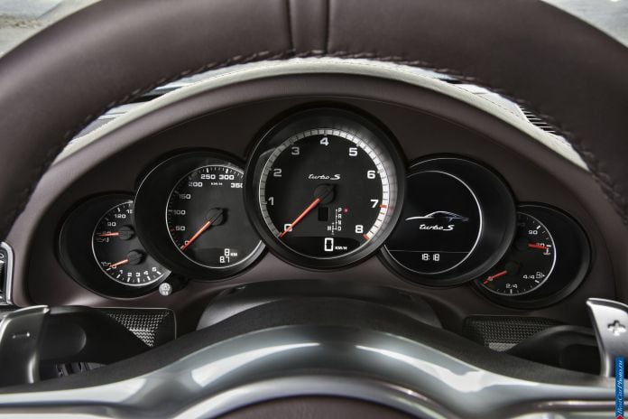 2014 Porsche 911 Turbo S - фотография 23 из 47