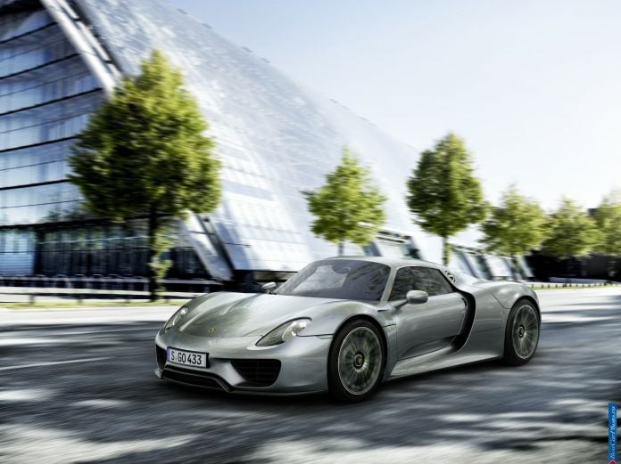 2014 Porsche 918 Spyder - фотография 2 из 57