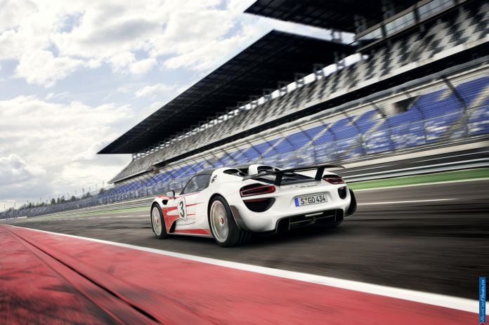 2014 Porsche 918 Spyder - фотография 8 из 57