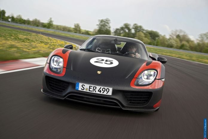 2014 Porsche 918 Spyder - фотография 15 из 57