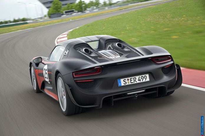 2014 Porsche 918 Spyder - фотография 16 из 57