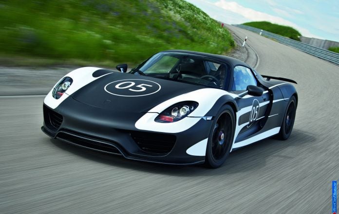 2014 Porsche 918 Spyder - фотография 21 из 57