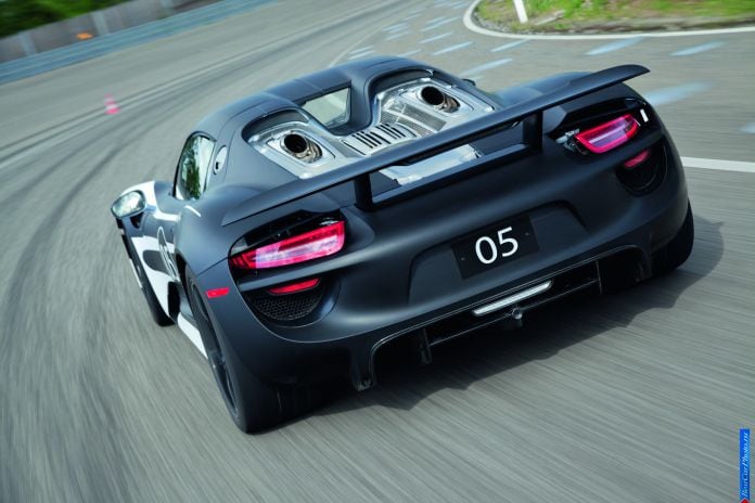 2014 Porsche 918 Spyder - фотография 22 из 57