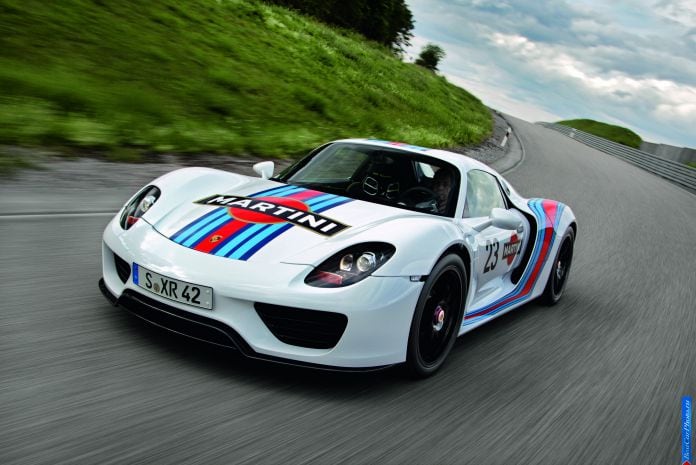 2014 Porsche 918 Spyder - фотография 29 из 57