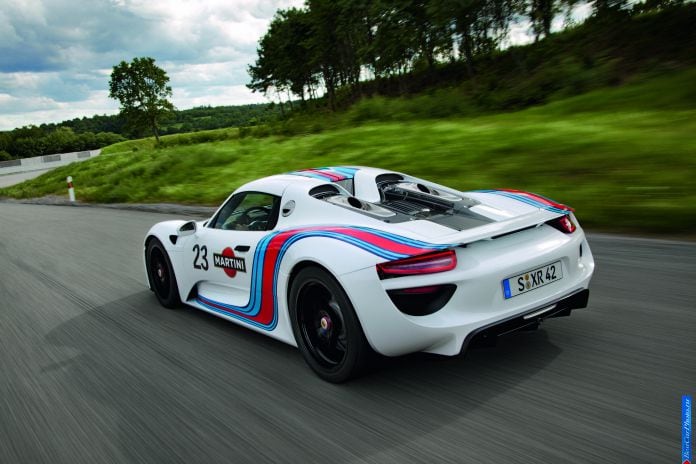 2014 Porsche 918 Spyder - фотография 31 из 57