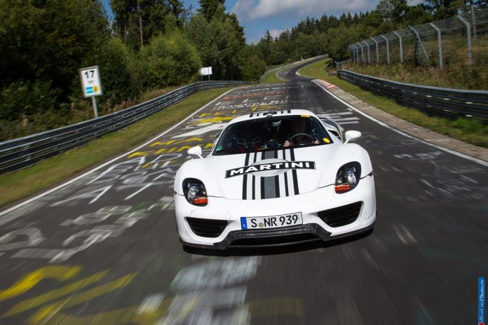 2014 Porsche 918 Spyder - фотография 33 из 57