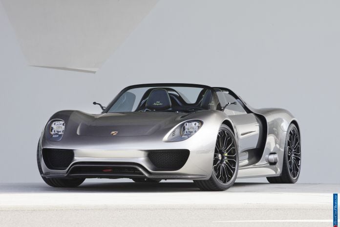 2014 Porsche 918 Spyder - фотография 40 из 57
